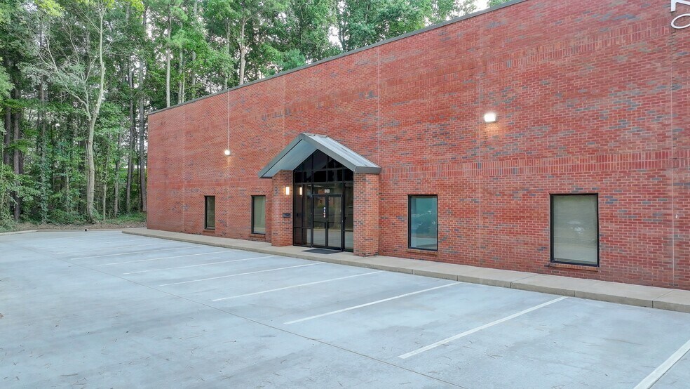 More Photos Of 1310 Capital Cir, Lawrenceville Warehouse For Sale