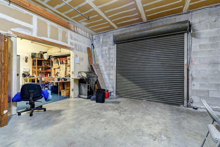 More Photos Of 20423 Highway 99, Lynnwood Freestanding For Sale