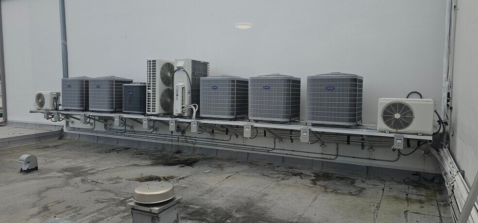 More Photos Of 1014 N Dixie Hwy, Lake Worth Beach Loft Creative Space For Sale