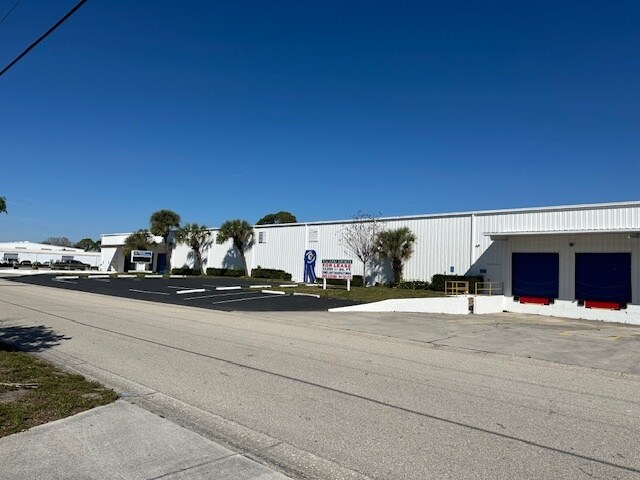 More Photos Of 2231 Whitfield Park Loop, Sarasota Warehouse For Lease