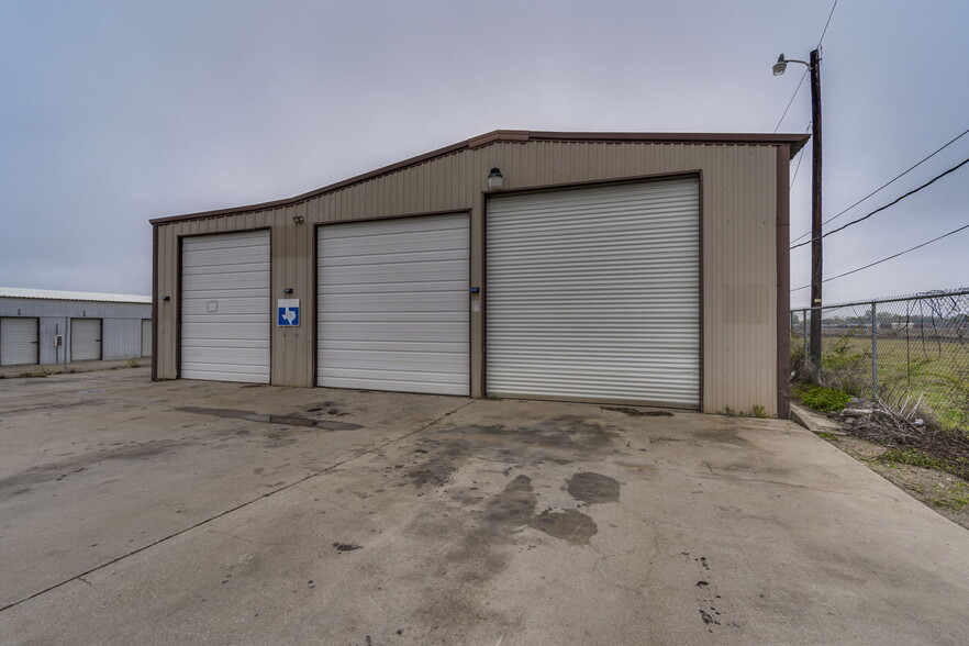 More Photos Of 108 West Gillum, Grandview Warehouse For Sale