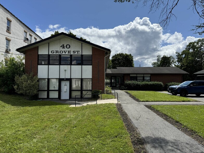 Primary Photo Of 40 Grove St, Middletown Medical For Lease