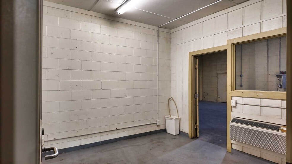 More Photos Of 11763 N Us-319, Thomasville Manufacturing For Sale