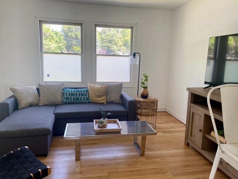 More Photos Of 99 Bartlett St, Reno Apartments For Sale