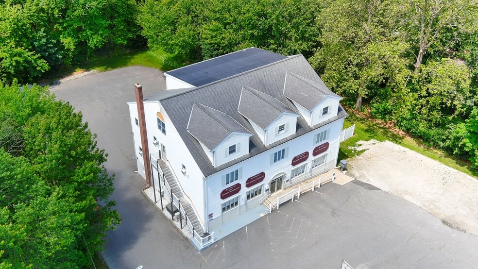 More Photos Of 105 Washington St, North Easton Loft Creative Space For Lease