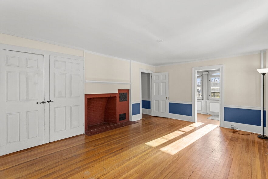 More Photos Of 80 Lafayette Rd, Hampton Falls Freestanding For Sale