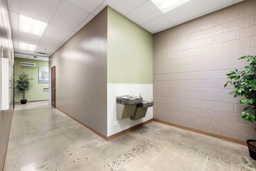 More Photos Of 1365-1385 Iron Springs Rd, Prescott Unknown For Lease