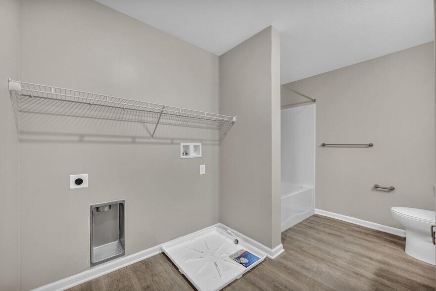 More Photos Of 6500 Powers Blvd, Parma Apartments For Lease