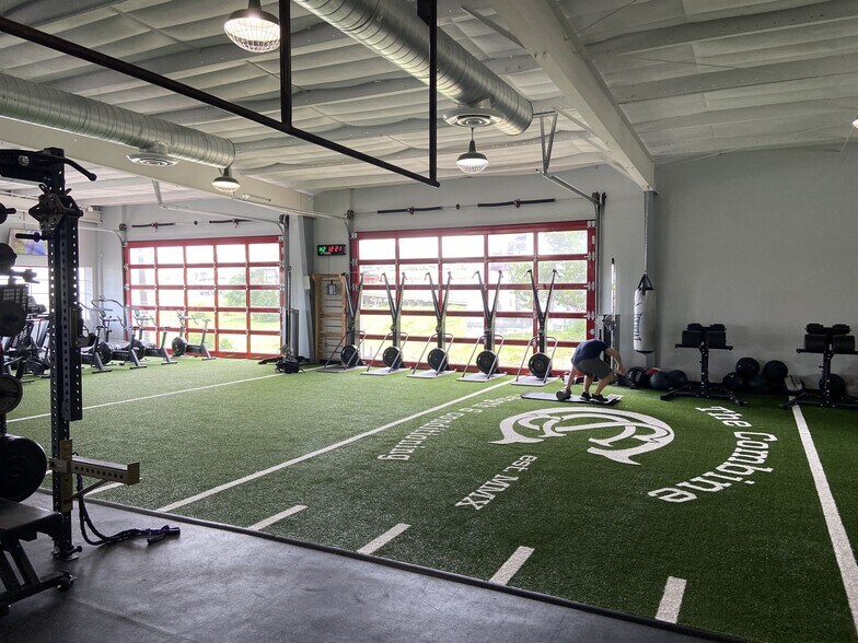 More Photos Of 9204 Highway 290, Austin Health Club For Lease