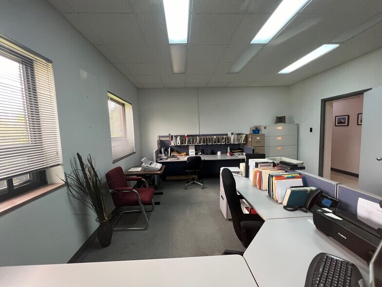 More Photos Of 1705 Guenther Rd, Dayton Flex For Sale