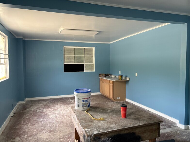 More Photos Of 1190 Highway 77 N, Union Point Industrial For Sale