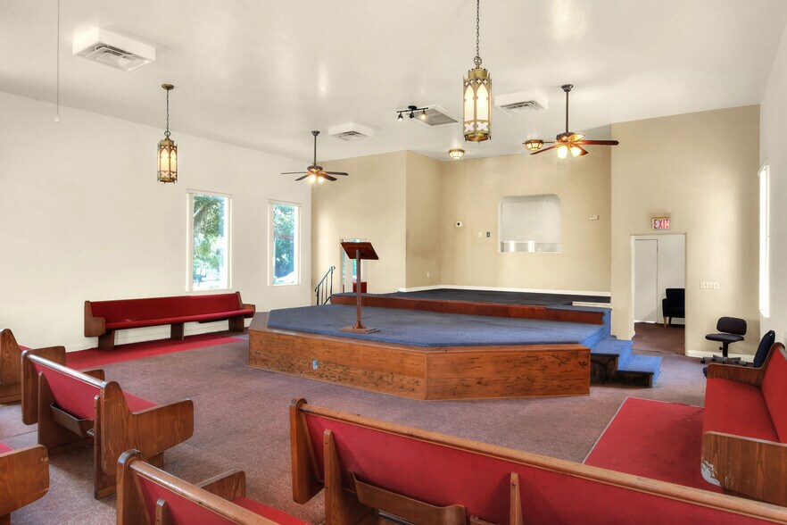 More Photos Of 1649 3rd St SW, Winter Haven Religious Facility For Lease