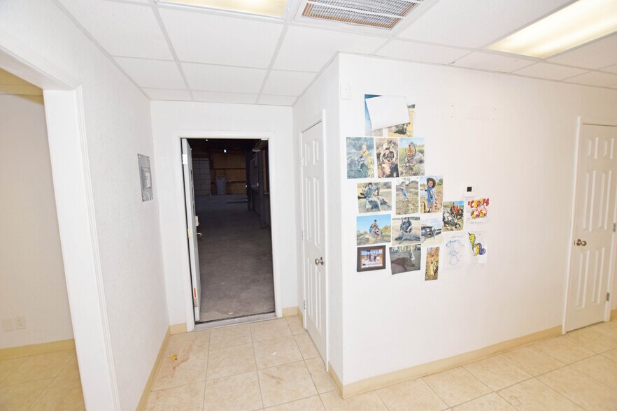 More Photos Of 305 E 57th St, Odessa Warehouse For Sale