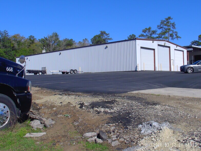More Photos Of 25040 Blue Star Hwy, Quincy Warehouse For Lease