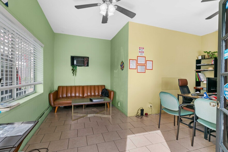 More Photos Of 13632 Van Nuys Blvd, Pacoima Auto Repair For Sale