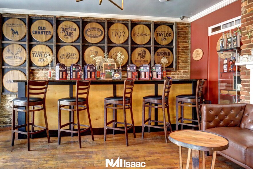 More Photos Of 103 W Main St, Frankfort Restaurant For Sale
