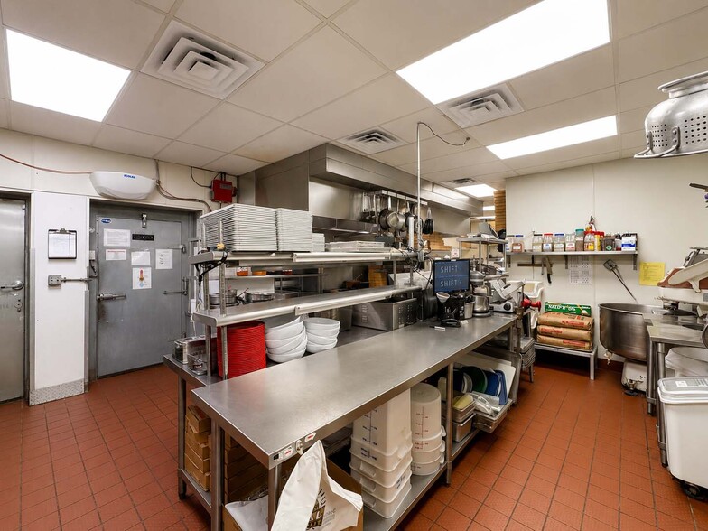 More Photos Of 9721 W Broadway St, Pearland Restaurant For Sale