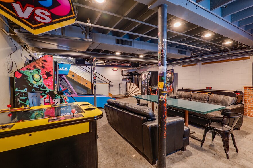 More Photos Of 844 Olive St, Eugene Restaurant For Lease