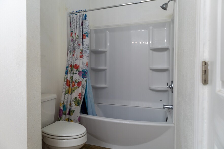 More Photos Of 416 W Palestine Ave, Palestine Office Residential For Sale
