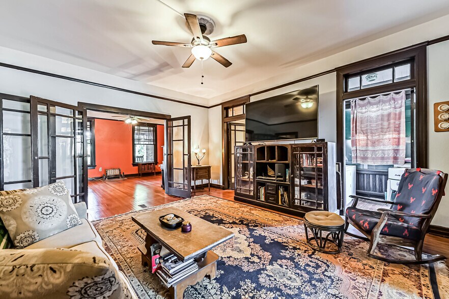 More Photos Of 2911 Broadway St, Galveston Office For Sale