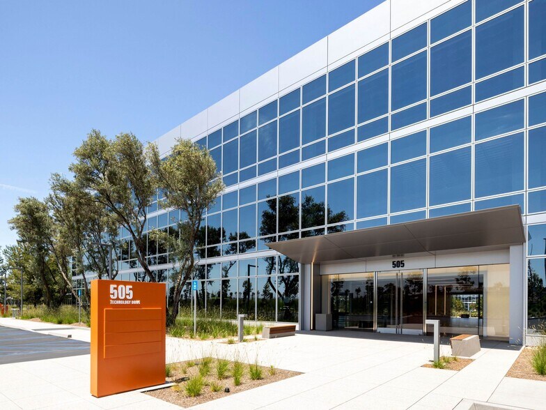 More Photos Of 46 Discovery, Irvine Unknown For Lease