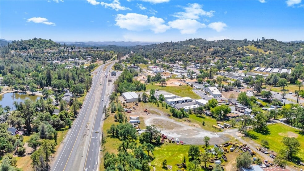 More Photos Of 20833 Mechanical Dr, Sonora Warehouse For Sale