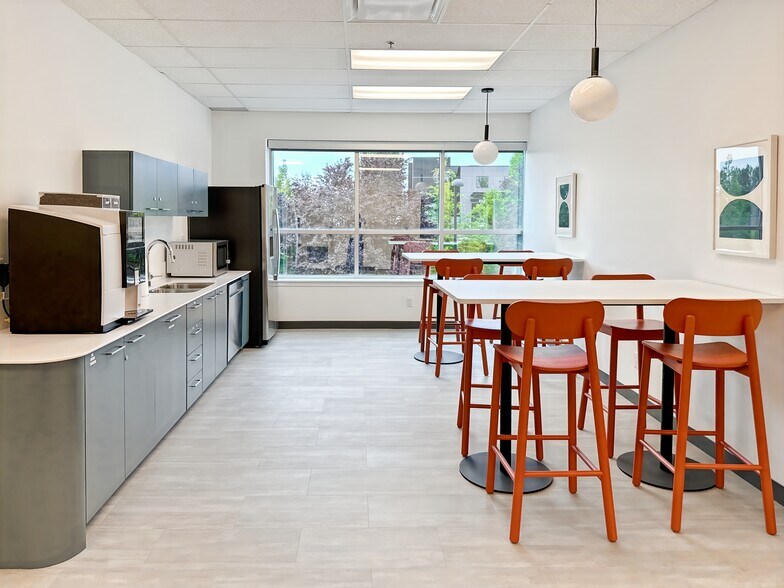 More Photos Of 5455-5477 152 St, Surrey Coworking Space