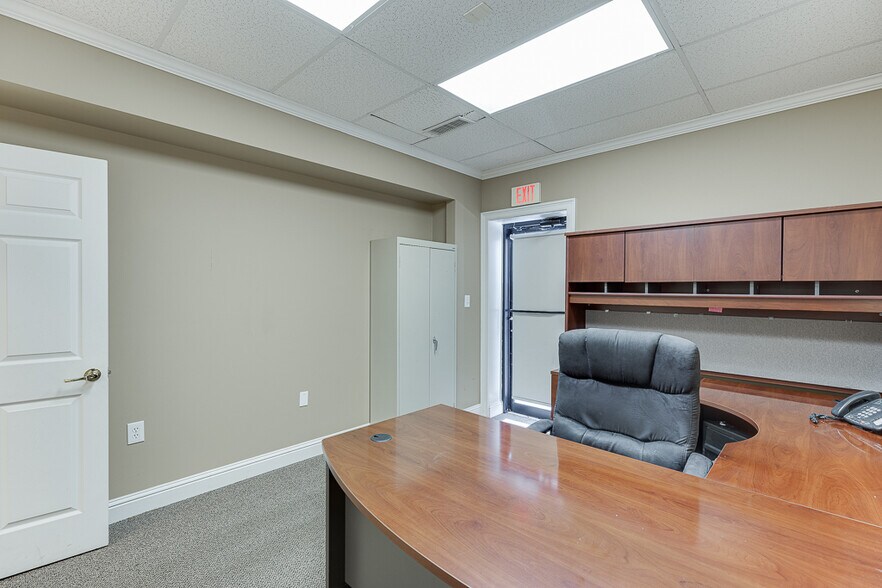 More Photos Of 743 Church St, Buford Office For Sale