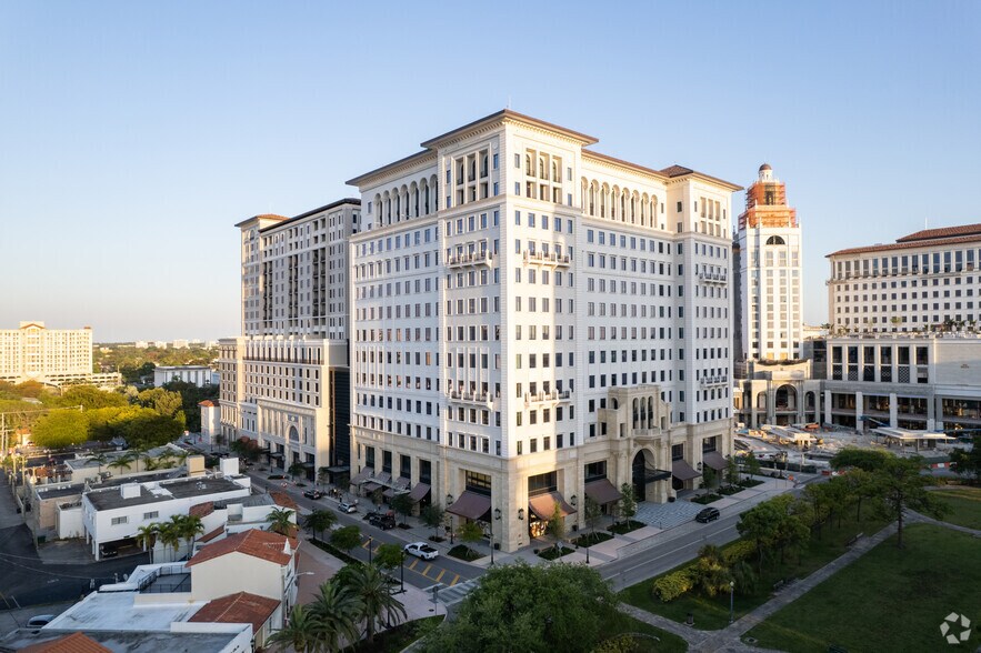 Primary Photo Of 2811 Ponce de Leon Blvd, Coral Gables Office For Lease
