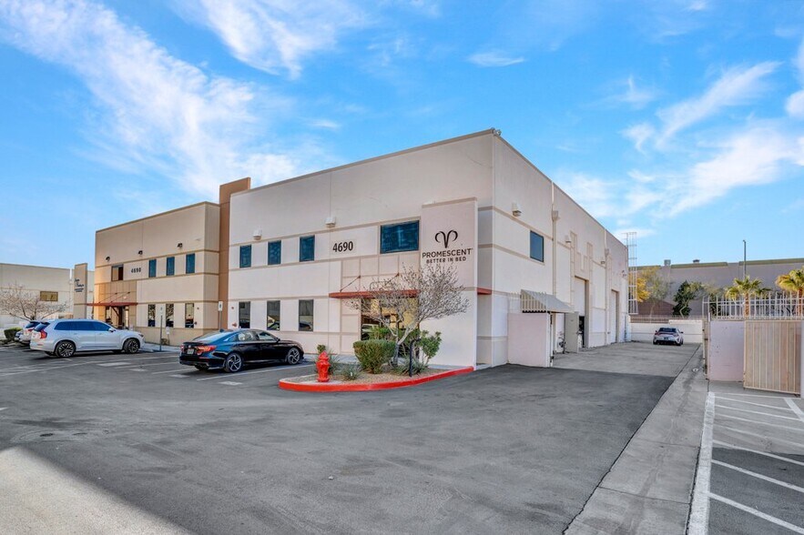 More Photos Of 4690 W Post Rd, Las Vegas Warehouse For Lease