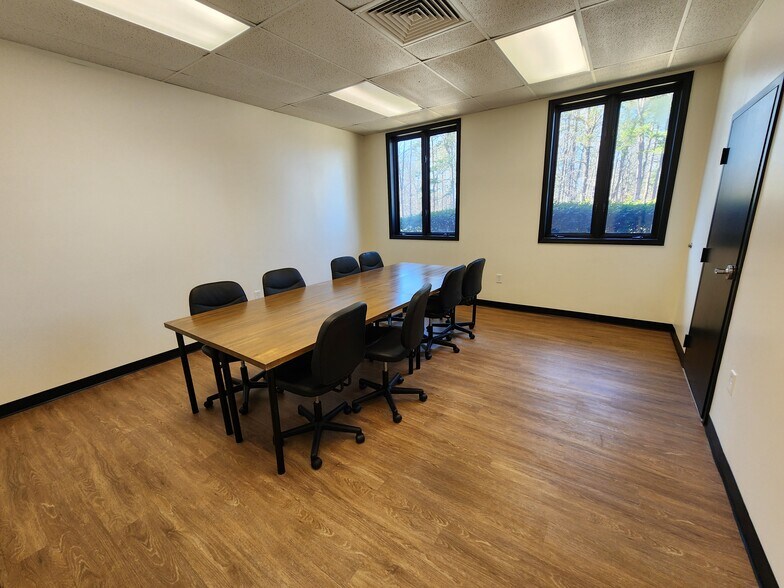 More Photos Of 2 Fisher Rd, Greenville Schools For Lease