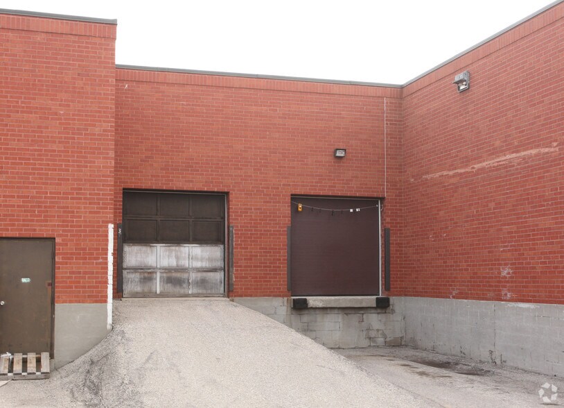 More Photos Of 6380 Tomken Rd, Mississauga Flex For Lease