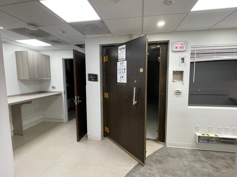 More Photos Of 11325 Pembrooke Sq, Waldorf Medical For Sale