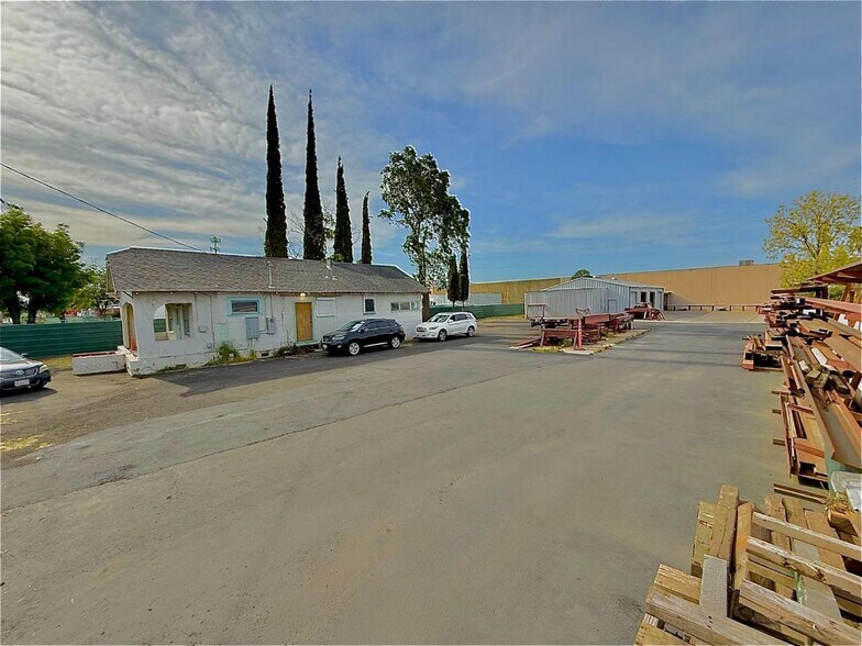 More Photos Of 3623 51st Ave, Sacramento Service For Lease