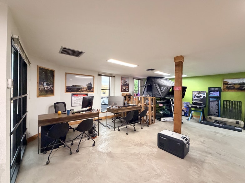 More Photos Of 16135 College Oak Dr, San Antonio Research And Development For Sale