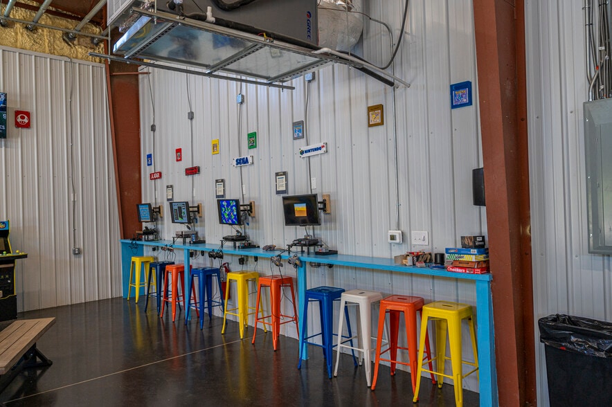 More Photos Of 8120 Windsor Hill Blvd, North Charleston Light Distribution For Lease