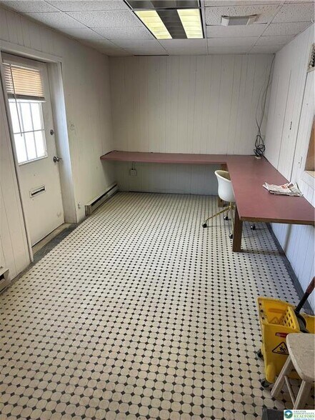 More Photos Of 637 N Lumber St, Allentown Warehouse For Lease