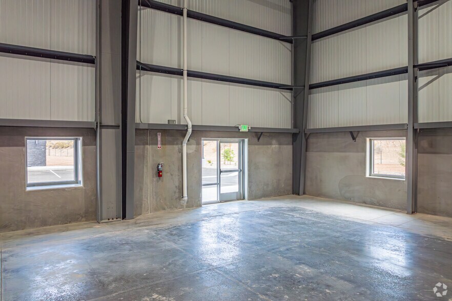 More Photos Of 1713 Stefani St, Calexico Distribution For Lease