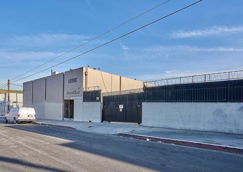 More Photos Of 3226-3230 Mines Ave, Los Angeles Warehouse For Lease