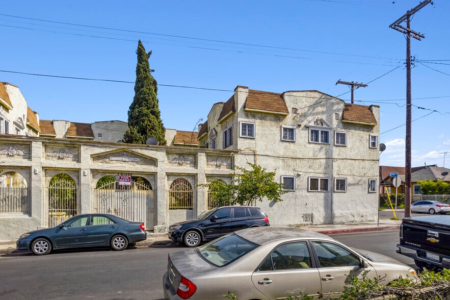More Photos Of 116-124 S Mathews St, Los Angeles Apartments For Sale