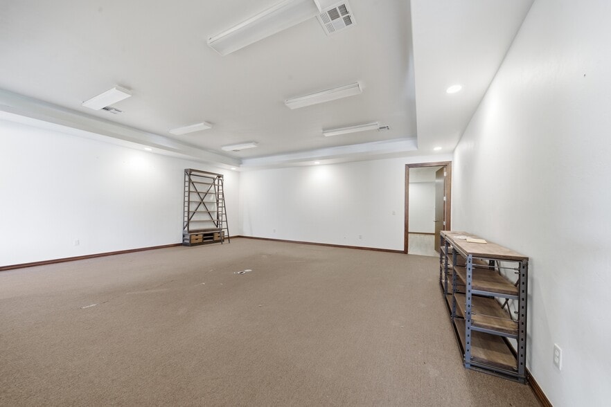 More Photos Of 370690 E Old Highway 64, Cleveland Office For Sale