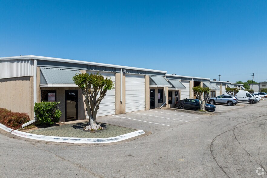 More Photos Of 501 W Powell Ln, Austin Warehouse For Lease