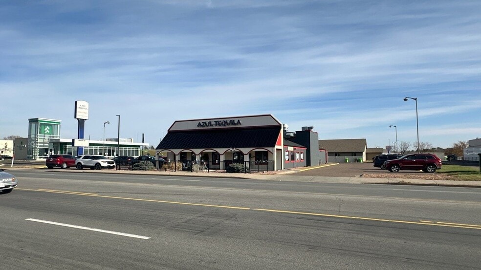 More Photos Of 2503 London Rd, Eau Claire Freestanding For Lease