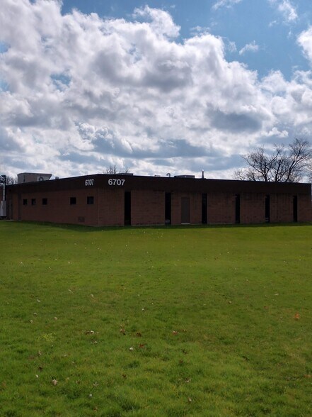 More Photos Of 6707 Brooklawn Pky, Mattydale Light Manufacturing For Lease