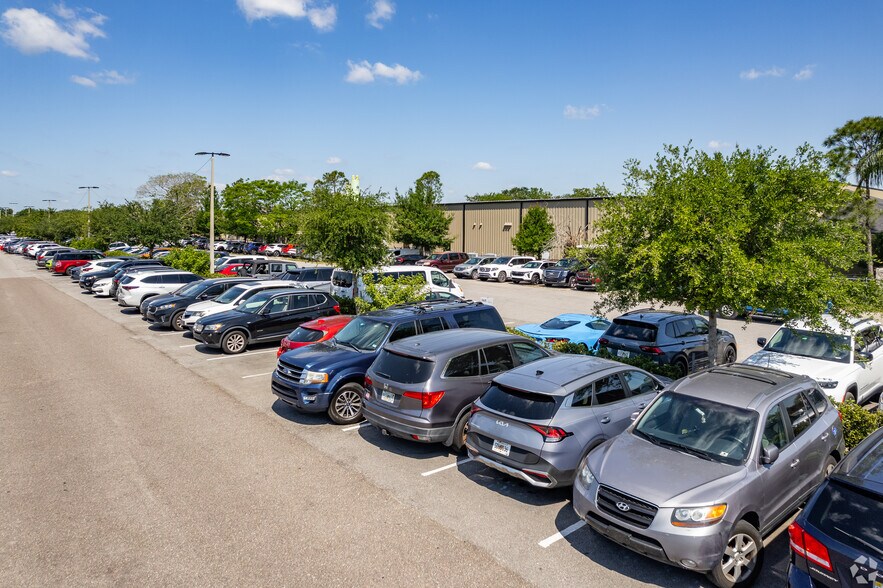 More Photos Of 7330 Narcoossee Rd, Orlando Industrial For Sale