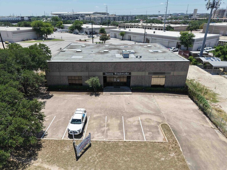 More Photos Of 2339 Kramer Ln, Austin Warehouse For Lease