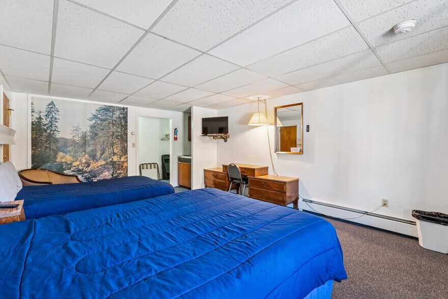 More Photos Of 1132 S Main St, Bryant Pond Hotel For Sale