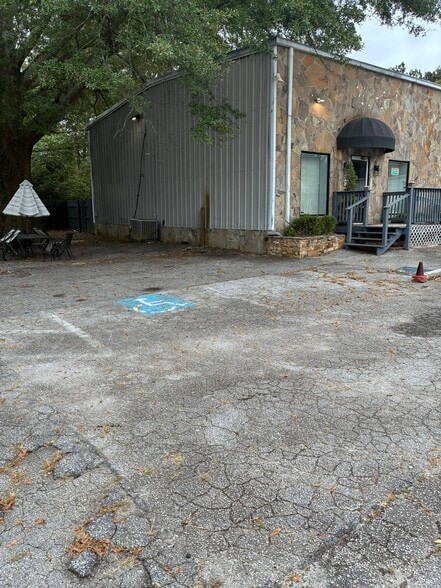 More Photos Of 737 Main St, Stone Mountain Office For Lease