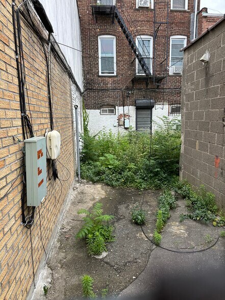 More Photos Of 212-33 Jamaica Ave, Jamaica Storefront Retail Residential For Lease