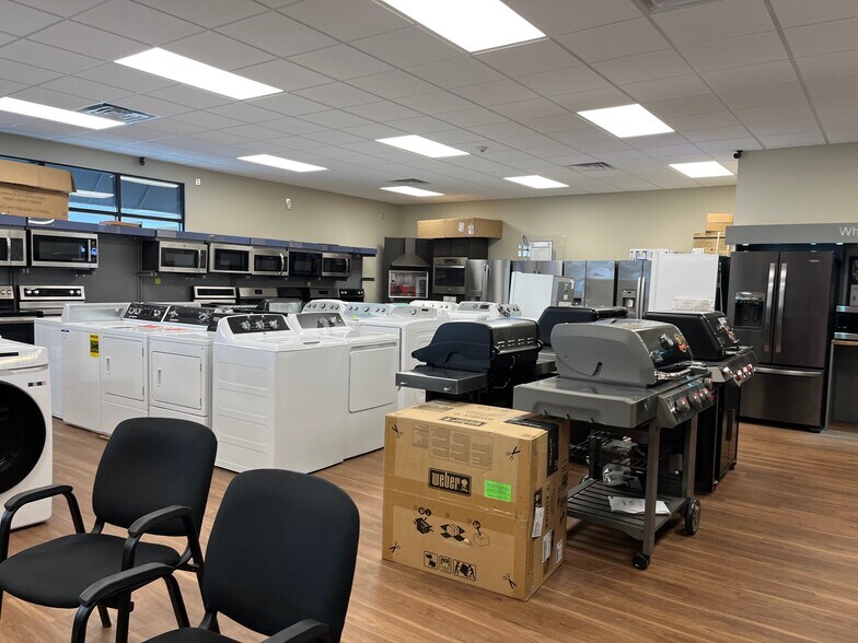 More Photos Of 388 Washington Rd, Sayreville Storefront Retail Office For Lease